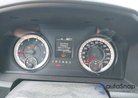 2018 Ram 1500 Express 4X4 6'4 Box из США, поврежденный, VIN 1C6RR7FG8JS332100